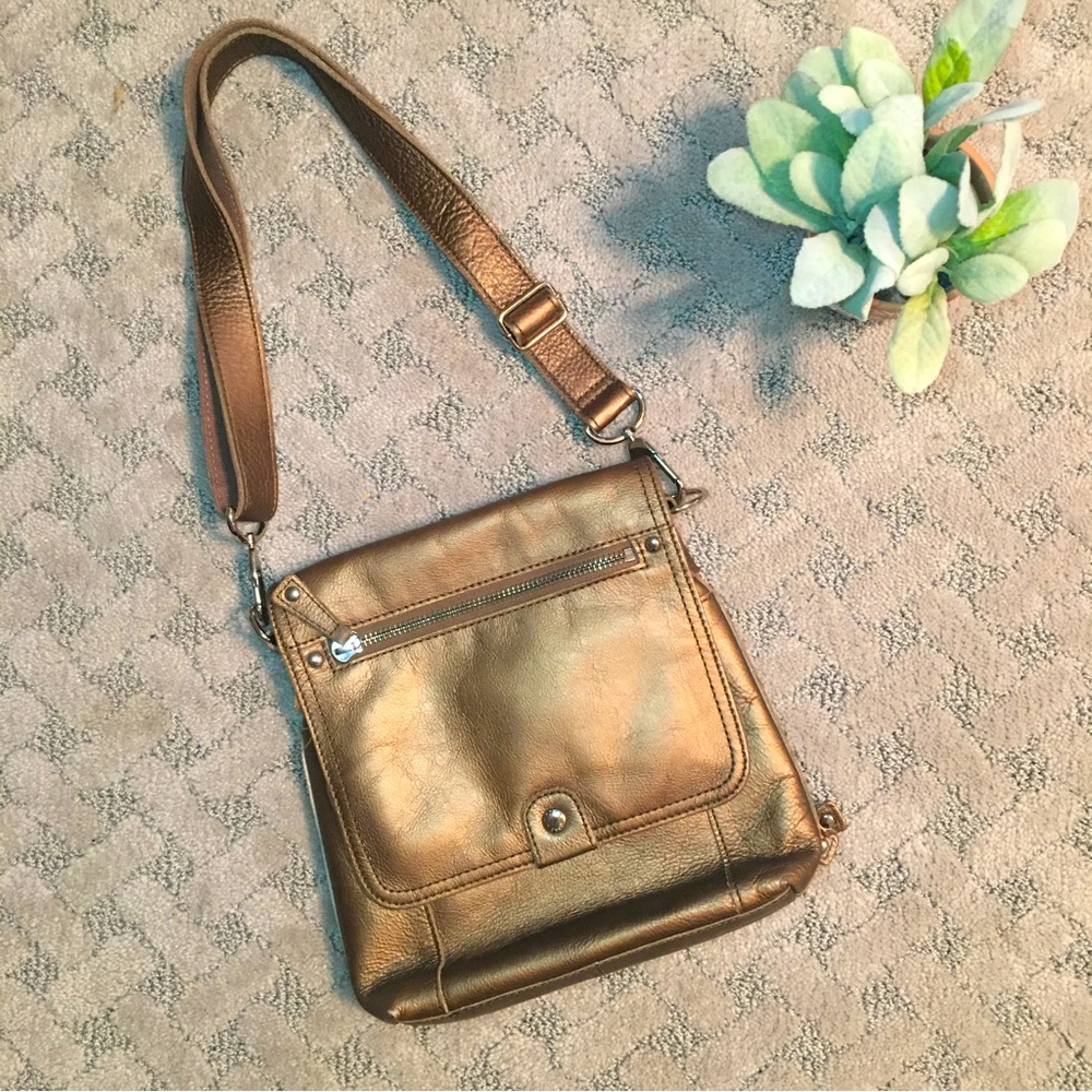 Fossil metallic shoulder bag🌺